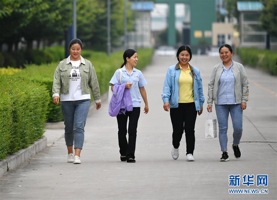 （代表委員履職）（6）全國人大代表何菲：傳承“夢桃精神”  做新時(shí)代產(chǎn)業(yè)工人