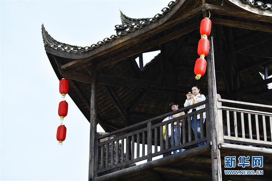 （新華全媒頭條·圖文互動(dòng)）（20）從人民中汲取磅礴力量——習(xí)近平總書(shū)記同出席2020年全國(guó)兩會(huì)人大代表,、政協(xié)委員共商國(guó)是紀(jì)實(shí)