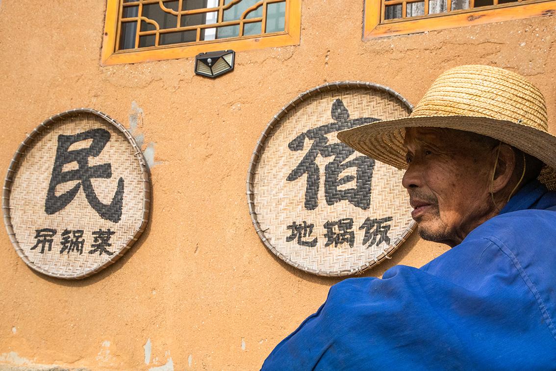 中國(guó)鄉(xiāng)村旅游新殺出一匹“黑馬”，人們都往這跑,，深秋旅游真火爆