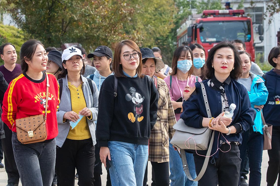 中國(guó)鄉(xiāng)村旅游新殺出一匹“黑馬”,，人們都往這跑，深秋旅游真火爆